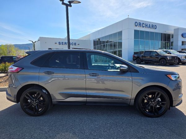 2023 Ford Edge