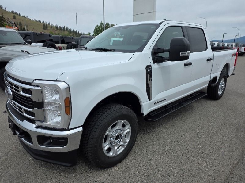 New 2026 Ford Super-Duty F-350-XLT 260525
