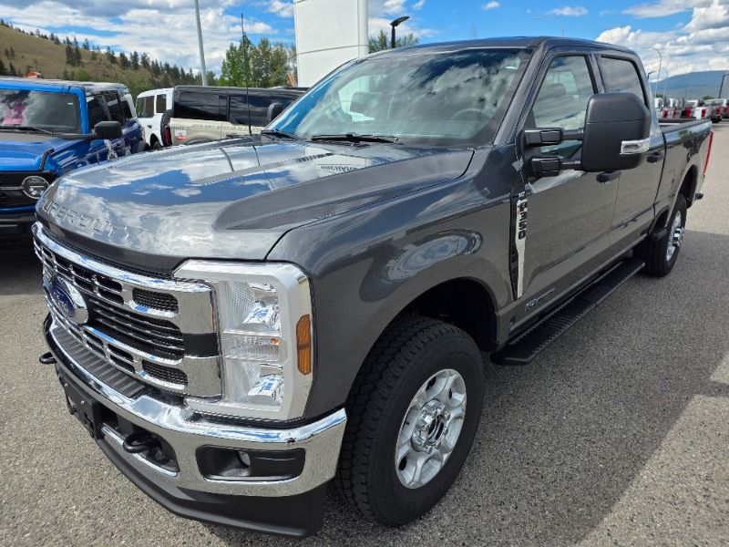 New 2026 Ford Super-Duty F-350-XLT 260643