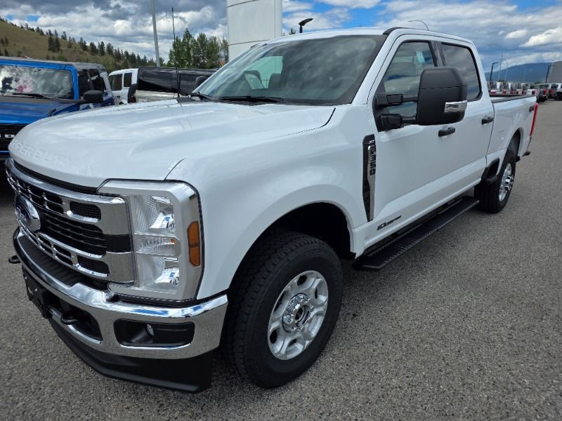 New 2026 Ford Super-Duty F-350-XLT 260630