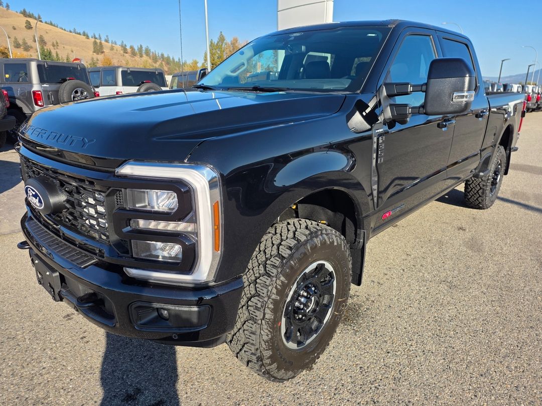 New 2027 Ford Super-Duty F-350-Lariat 270027