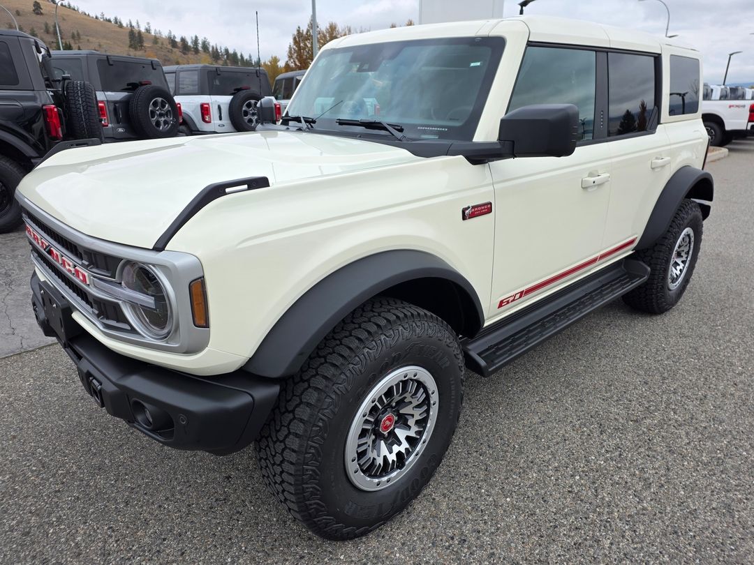 New 2026 Ford Bronco Outer-Banks 261091