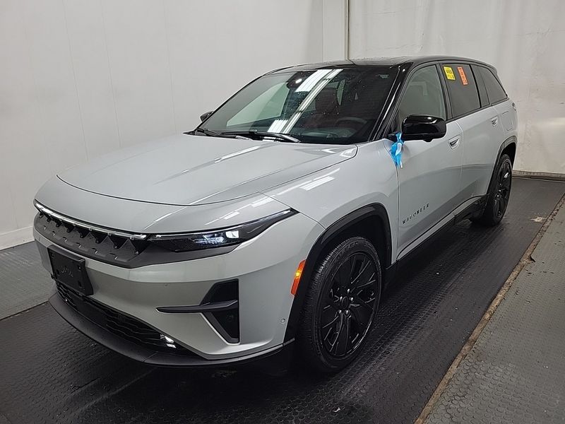 2025 Jeep Wagoneer S