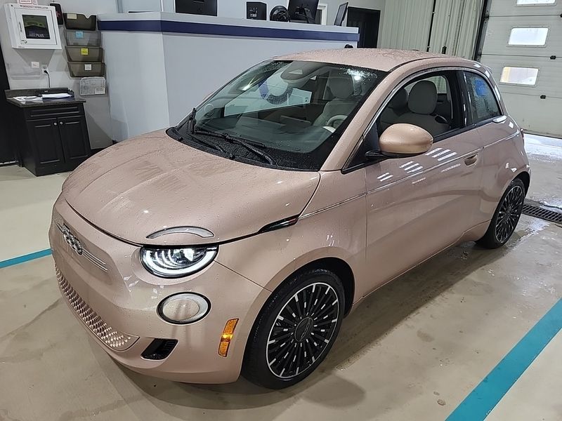 2025 FIAT 500e