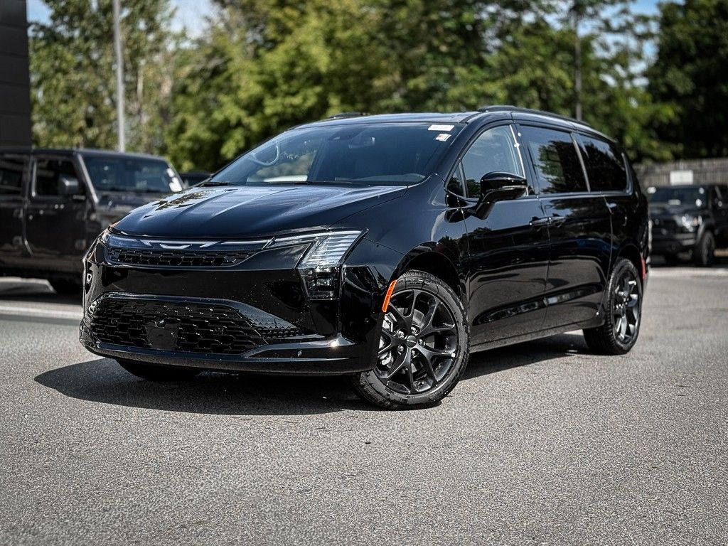 New 2027 Chrysler Pacifica Limited 271016