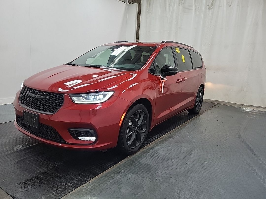 Used 2026 Chrysler Pacifica Limited 9204