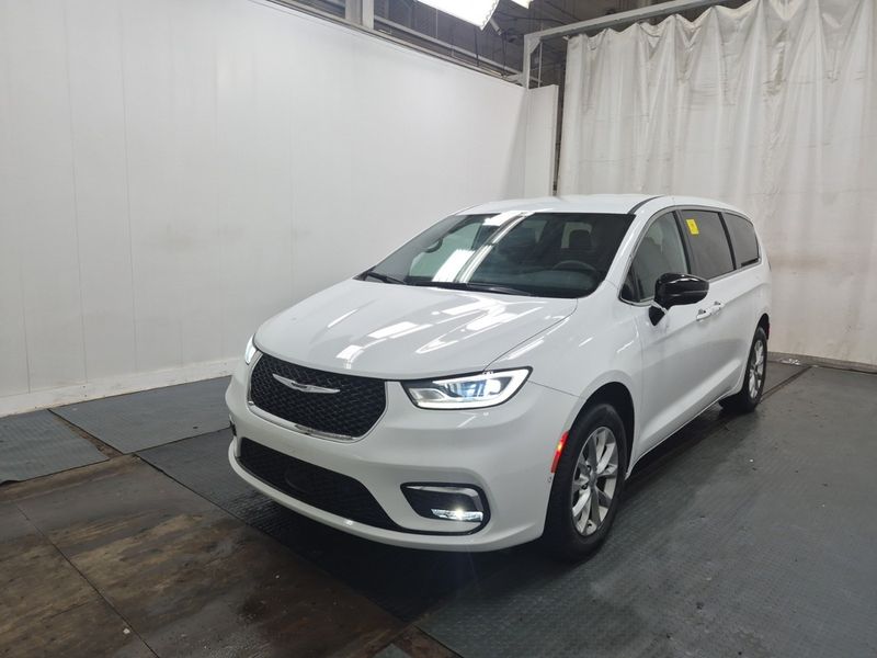 2025 Chrysler Pacifica