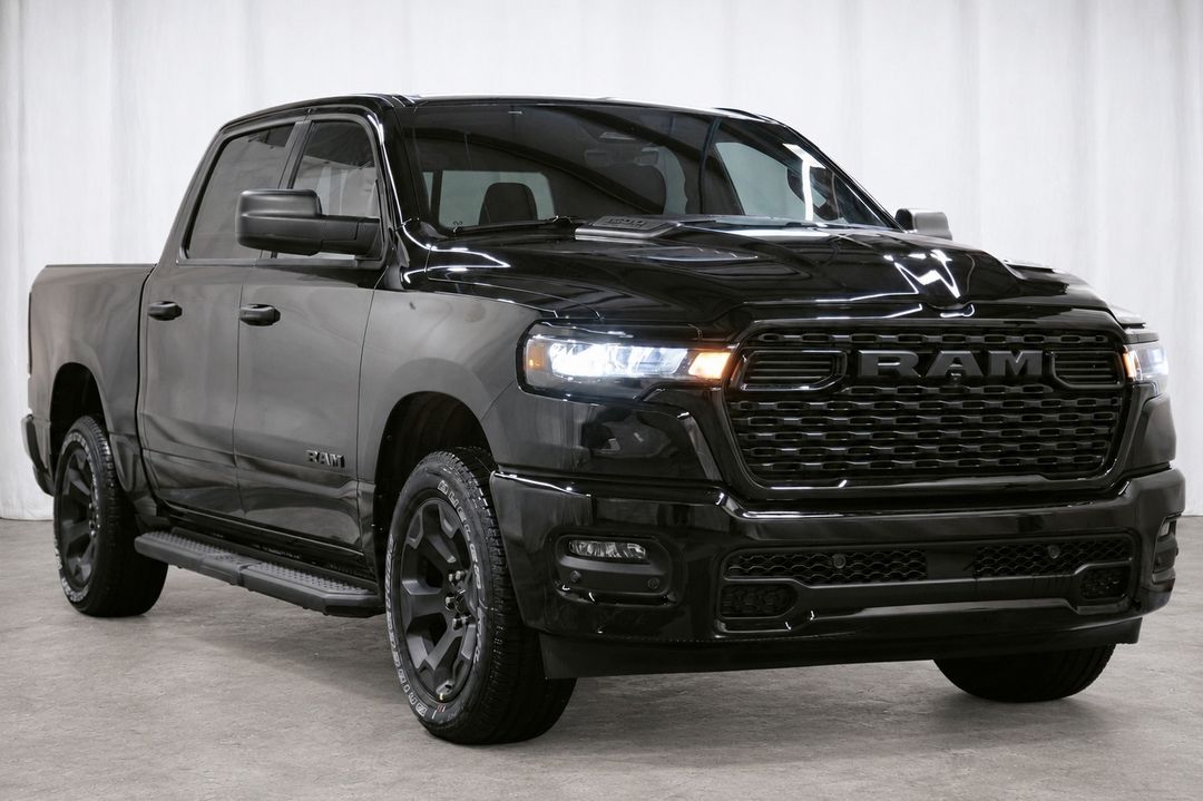 New 2026 Ram 1500 Black-Express DT2618