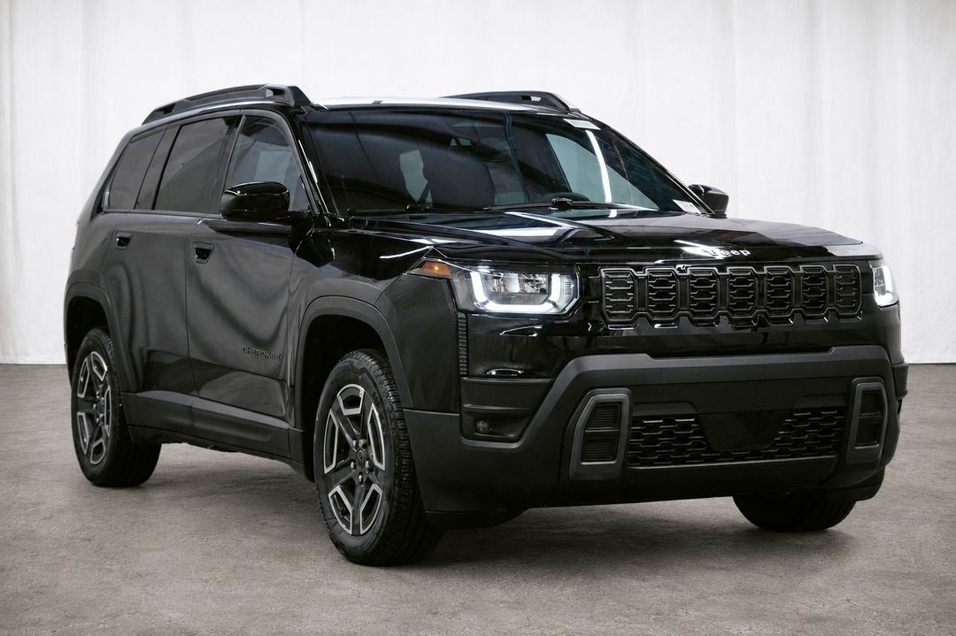 New 2026 Jeep Cherokee Laredo KM2616