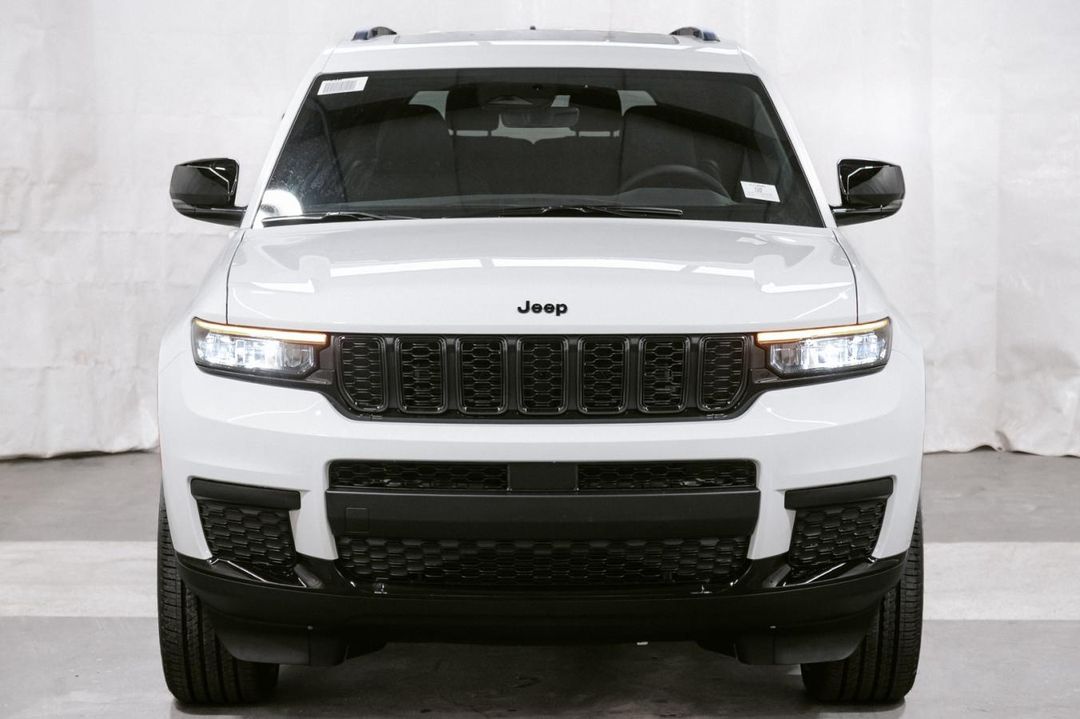 New 2025 Jeep Grand-Cherokee-L Altitude GC2543