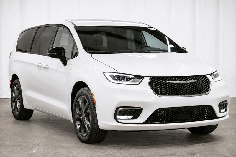2026 Chrysler Pacifica