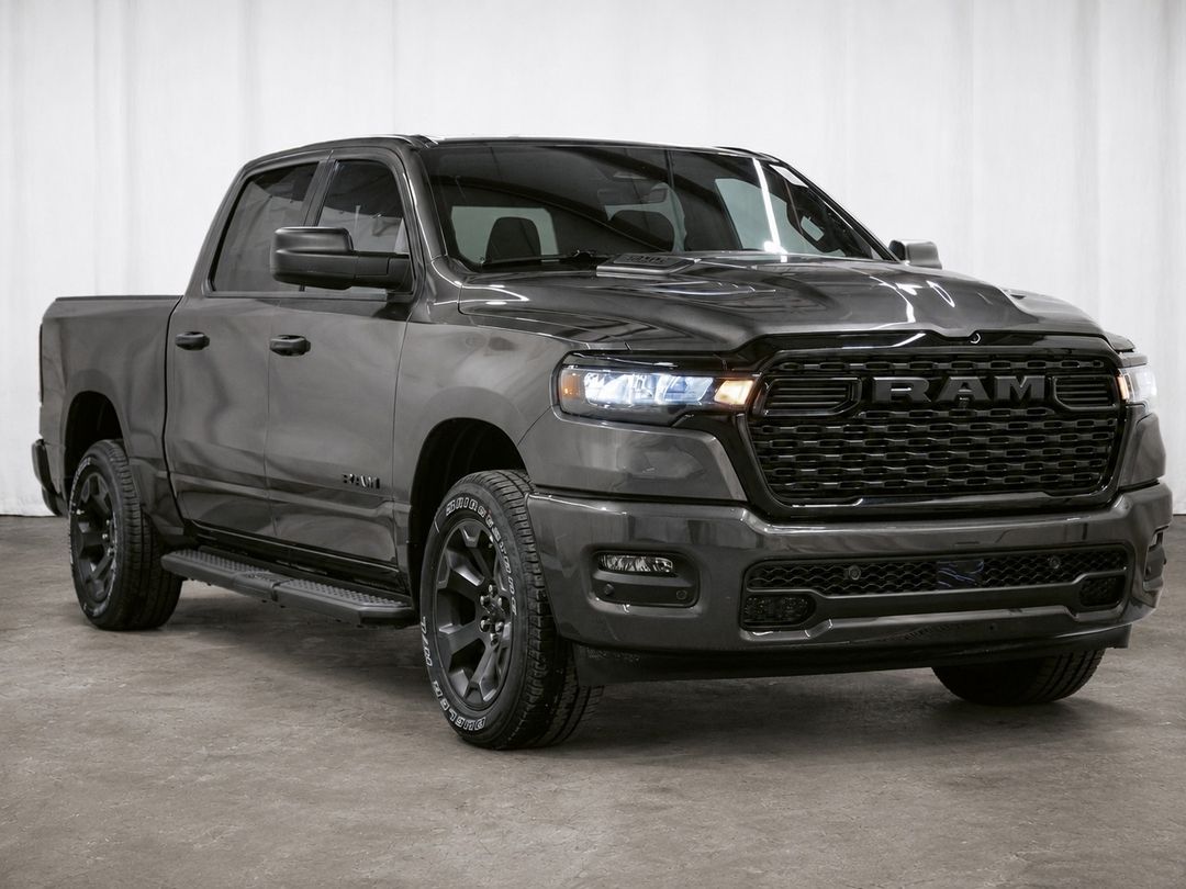 New 2026 Ram 1500 Black-Express DT2668