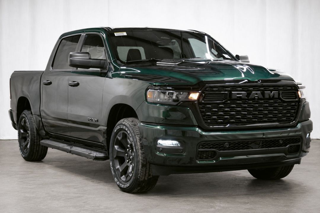 New 2026 Ram 1500 Black-Express DT2681