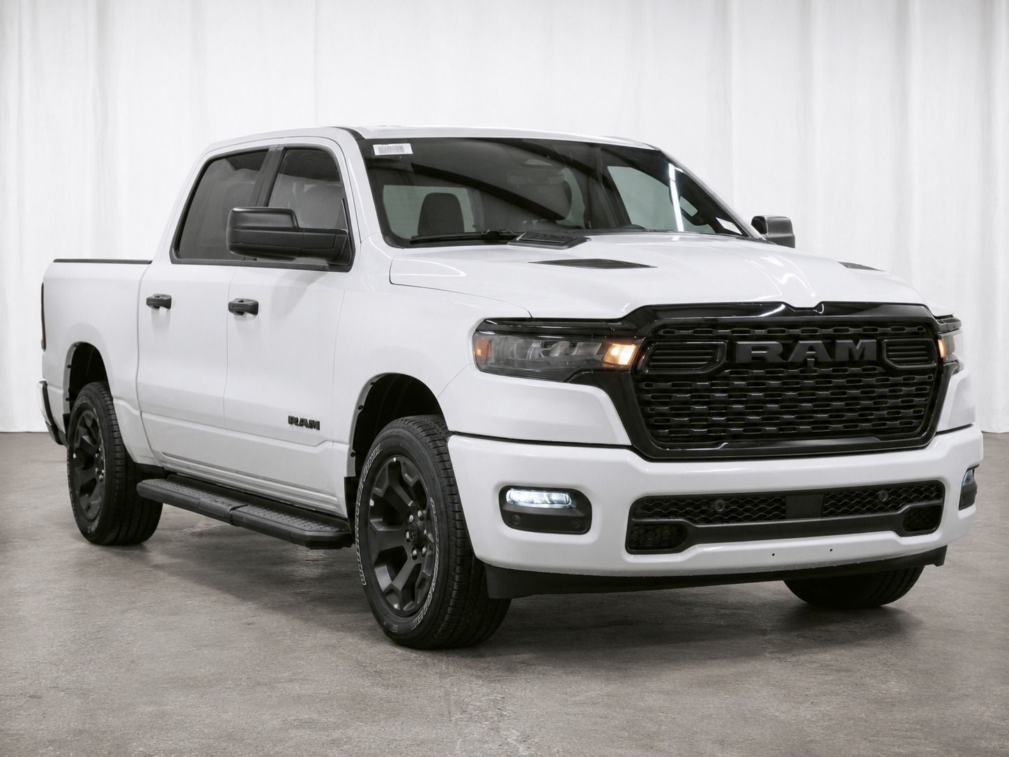 New 2026 Ram 1500 Black-Express DT2682