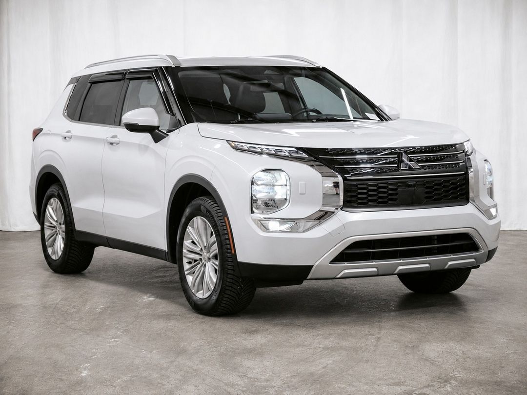 Used 2024 Mitsubishi Outlander LE WS2603AA