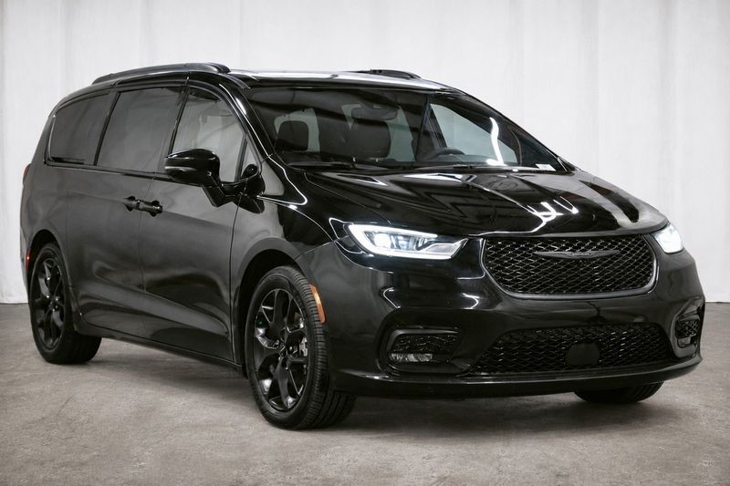 2025 Chrysler Pacifica