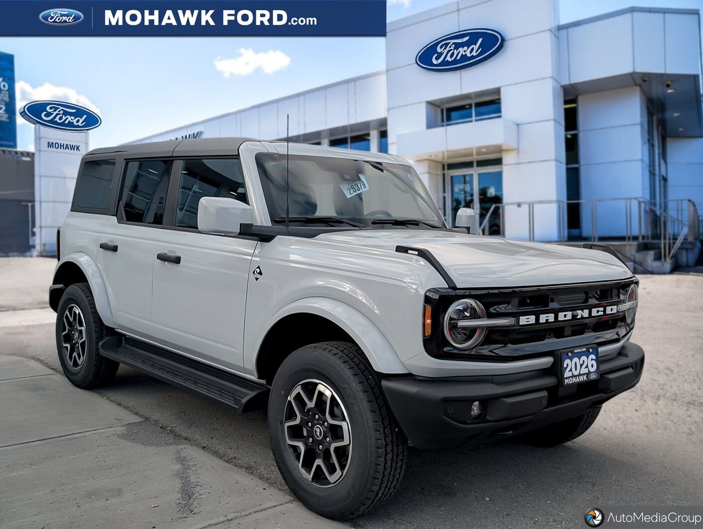 New 2026 Ford Bronco Outer-Banks 025379