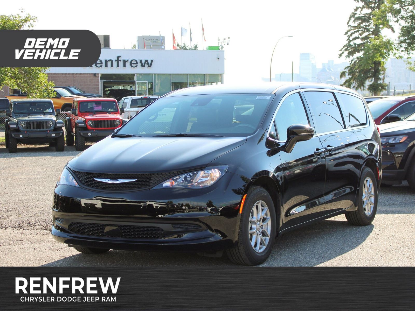 New 2025 Chrysler Grand-Caravan SXT 251181